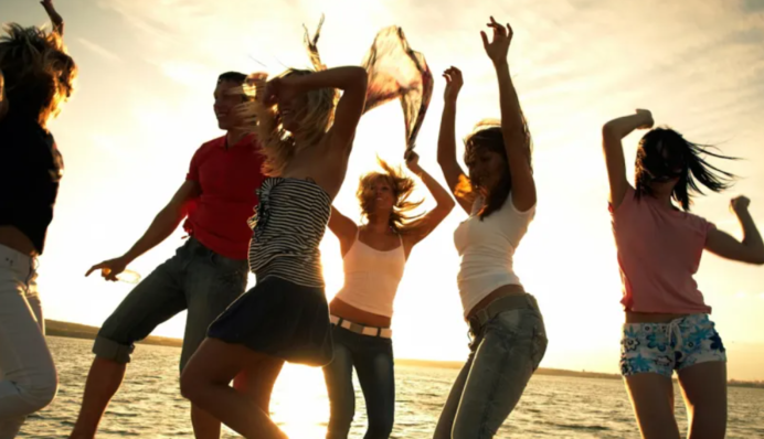 Названы пять худших друзей по знаку Зодиака - ищут выгоду для себя и могут бросить в беде