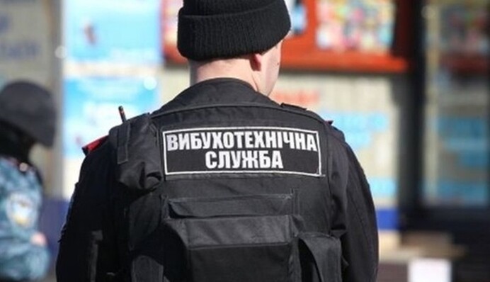 У Києві заявили про загрозу вибуху в популярному ТРЦ: перші деталі і відео з місця