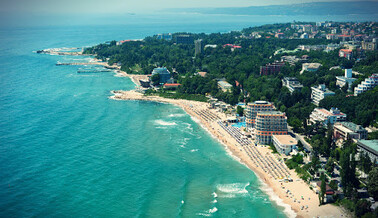 Болгария анонсировала открытие границ для иностранных туристов: названы сроки и условия