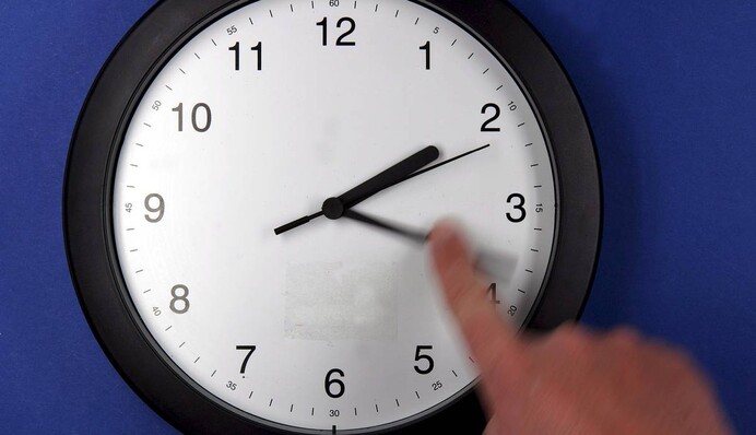 Переведення годинника в березні 2021 можуть скасувати: коли чекати рішення Ради