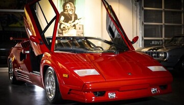 На продаж виставили рідкісний суперкар Lamborghini з "дверима-ножицями" - коштує понад 400 тис. доларів: фото