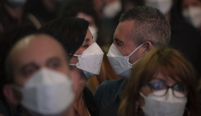 В Испании 5 тыс. людей собрались на концерт - это был COVID-эксперимент: фото