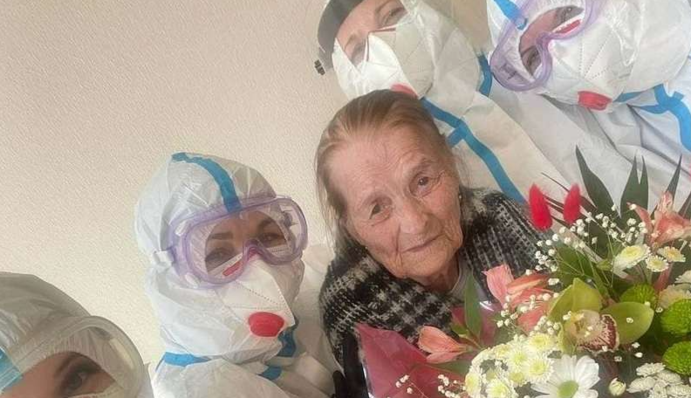 Столітня українка поборола коронавірус: історія унікальної пацієнтки здивувала всю країну