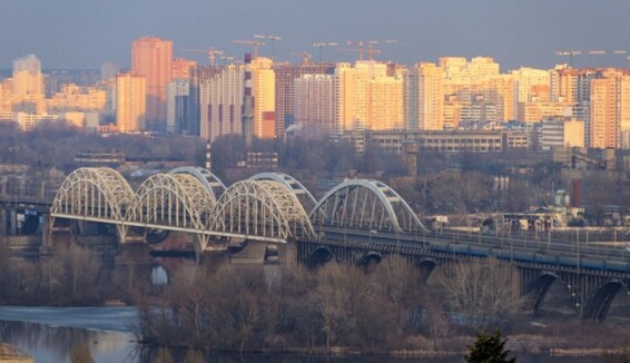 Мокрий сніг та до 12 градусів тепла: прогноз погоди на тиждень в Києві