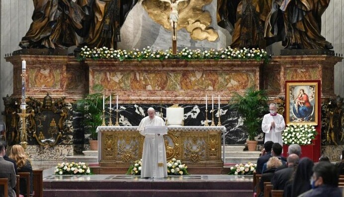 Папа Римський у Великодній промові згадав про війну в Україні