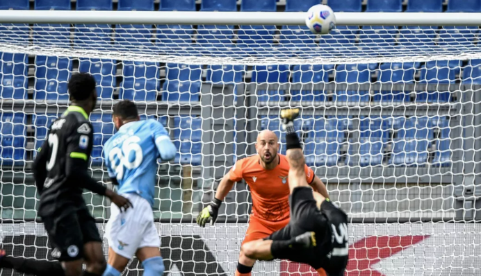 В стиле Роналду: итальянский футболист забил шедевральный гол в чемпионате, видео