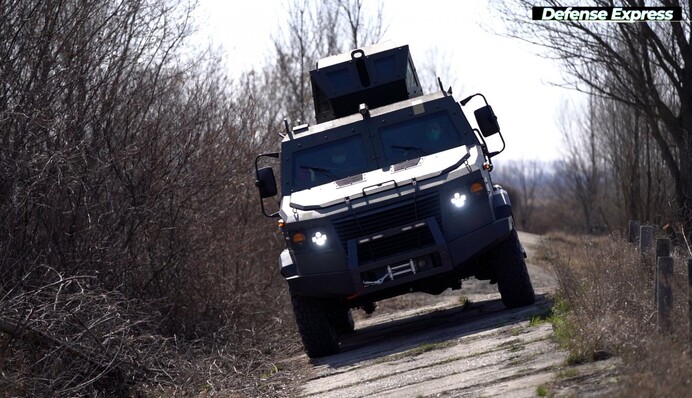 ВСУ получат на вооружение армейский бронеавтомобиль 