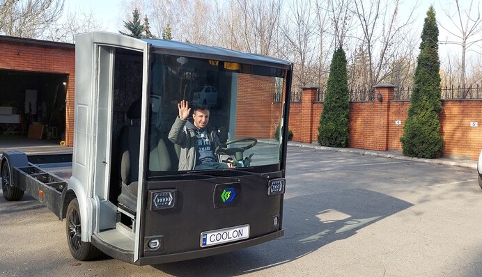 В Украине прошли испытания первого отечественного электрогрузовика, видео