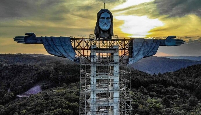 В Бразилии возводят новую статую, и она уже удивила весь мир