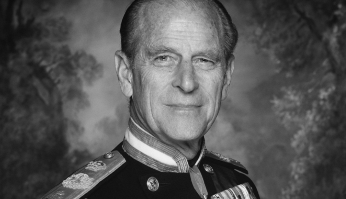 Память принца Филиппа зрелищно почтили в Азии: трогательное видео