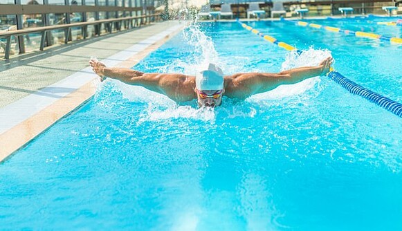 Достаточно всего 30 секунд: ученые заявили о способности  воды с хлоркой убивать COVID-19