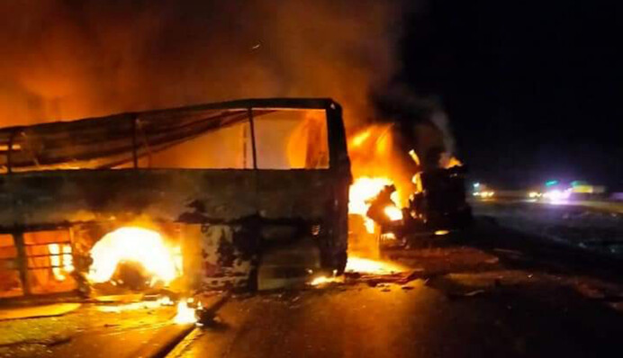 Автобус вигорів дотла: в страшній аварії в Єгипті загинули 20 людей