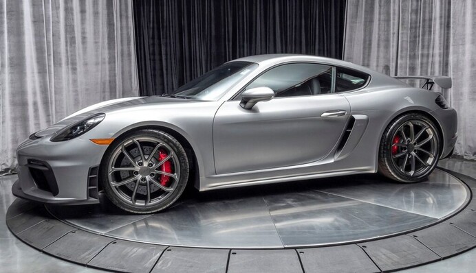 В Харькове засветился единственный в стране спорткар Porsche - разгоняется до 