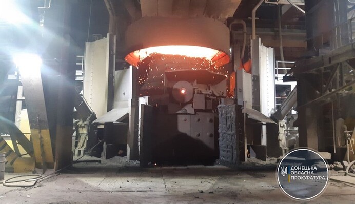 На найбільшому підприємстві Донбасу прогримів вибух, працівник отримав страшні травми