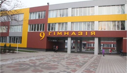 Трагедия в школе: в Черкассах пытаются спасти тяжелораненного подростка