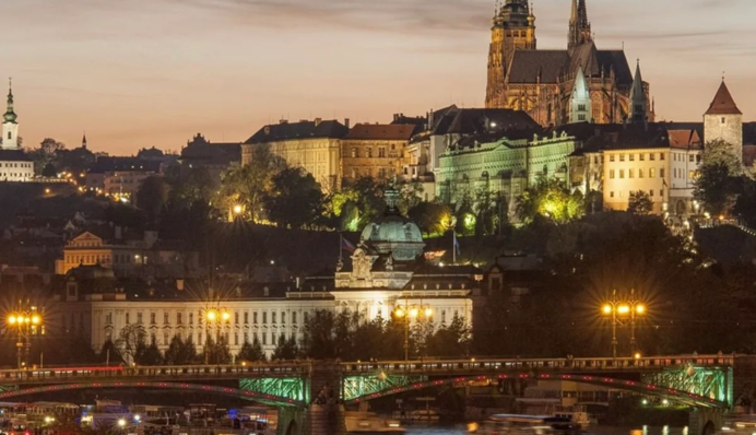 Сезон відпусток близько: астрологи розповіли, яку країну потрібно відвідати різним знакам Зодіаку