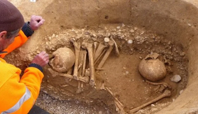 Археологи знайшли загадкове парне поховання, якому 11 тис. років: фото