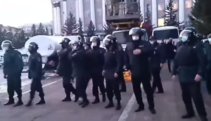 У Росії затримали понад 100 прихильників Навального: фото і відео протестів в різних містах