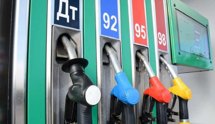 В Україні злетіли ціни на дизпаливо: експерти назвали причину і розповіли, що буде далі