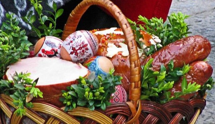 Пасха 2021: что положить в пасхальную корзину и как красиво ее оформить