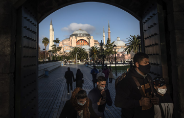 В Турции ужесточают локдаун: что будет запрещено с 7 мая