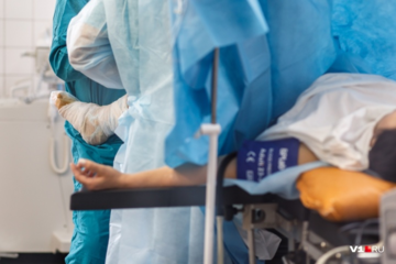 Россиянка покрылась черными пятнами после прививки "Спутником" - боли не проходят третью неделю