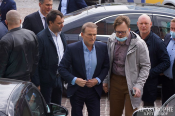 Суд у справі Медведчука: прокурор сказав, що загрожує куму Путіна