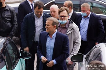 Ukrainian court orders house arrest for Medvedchuk.