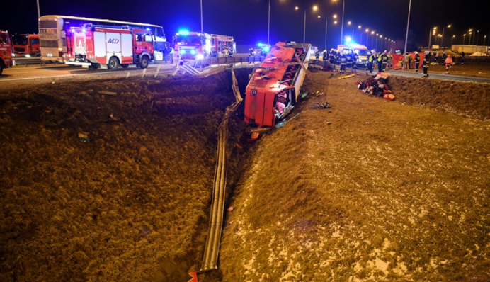 Врачи бились за жизнь до последнего: в Польше после страшного ДТП с автобусом умерла украинка, фото