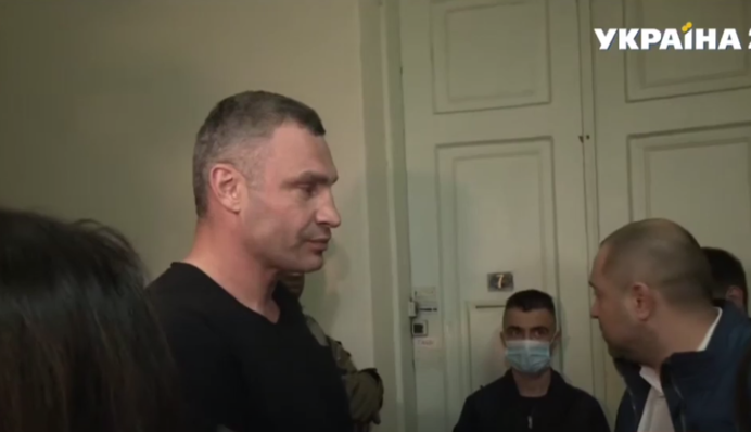 Скандал з "маски-шоу" в будинку Кличка отримав несподіваний поворот: відео