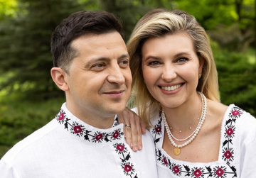 Зеленський підірвав мережі своїм фото в День вишиванки - в ОПУ відповіли на претензію українців