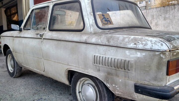 В Киеве выставили на продажу 30-летний "Запорожец" - все время простоял в гараже: фото