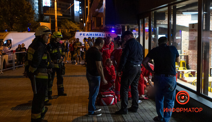 Бігав по даху голий і кричав пісні: в Дніпрі сталася страшна трагедія в ТРЦ