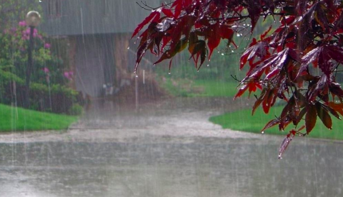 На Україну обрушаться потужні зливи: синоптик розповіла, де буде найгірше