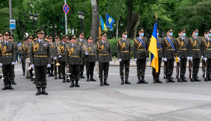 У Києві попрощалися із загиблим екс-главою Служби зовнішньої розвідки: фото і відео