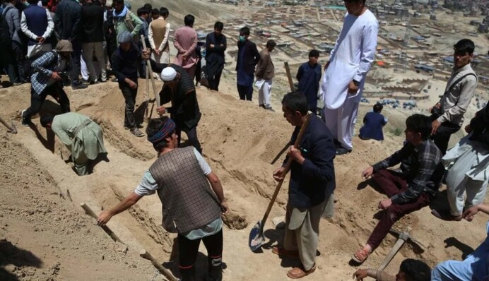 В Афганістані підірвали автобус з пасажирами, багато загиблих - фото