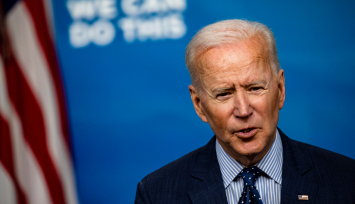 Байден розпочав європейське турне