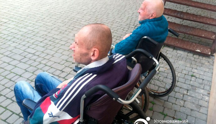 Людей вывезли на кладбище и бросили: в Одессе произошел дичайший скандал в психбольнице