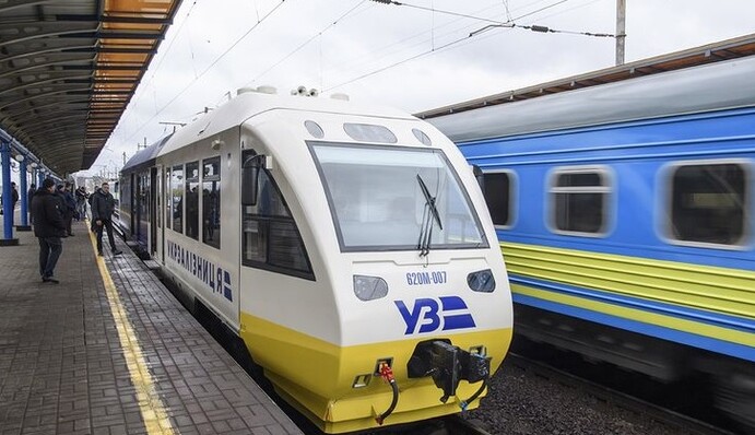 Впав з верхньої полиці та помер: в поліції назвали причини смерті пасажира поїзда 