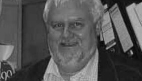 Помер український письменник, відомий перекладом книги про Робінзона Крузо