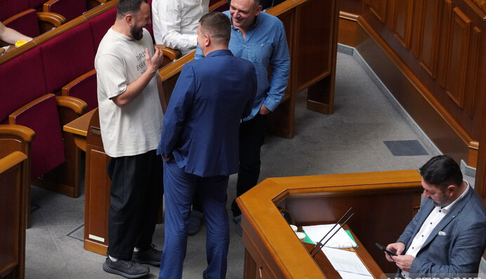 Дубинський прийшов в Раду в спортивних штанях і дорогих кросівках: ексклюзивні фото