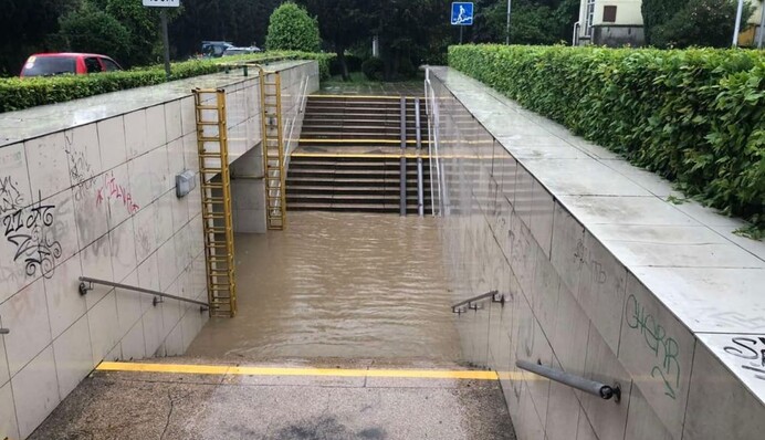 В Крим прийшла вода, але цьому ніхто не радий: відео з Ялти