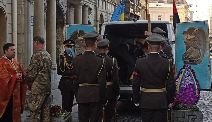 У Львові попрощалися з 23-річним українським військовим, які загинули на Донбасі: фото