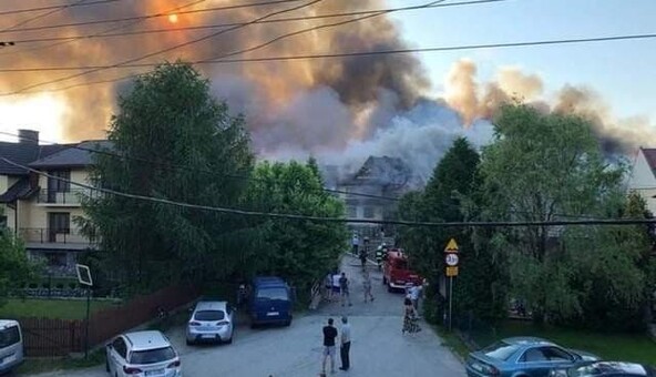 В Польше огонь уничтожил почти все село: фото и видео пожара