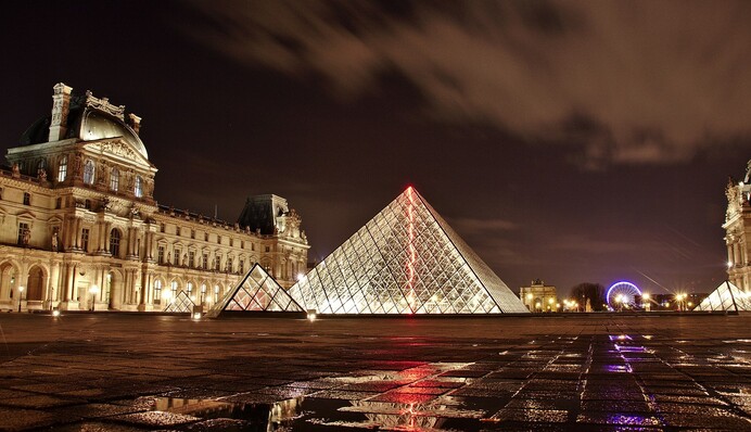 Крупнейшая страна Европы отменяет комендантский час спустя 7 месяцев