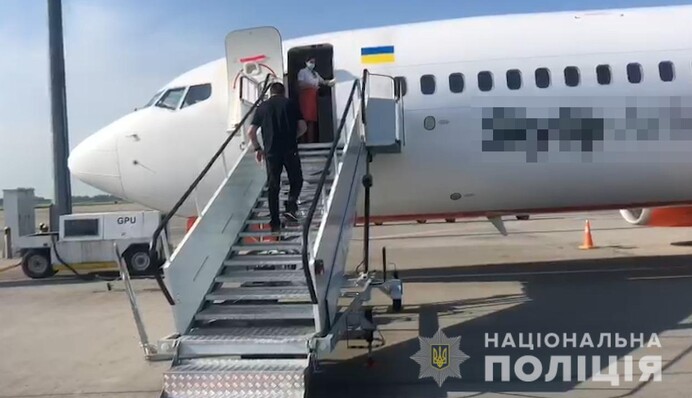 З України депортували відомого кримінального авторитета зі списку РНБО - фото