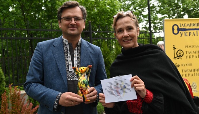 На Заході чітко пояснили, чому бояться включати Україну до складу НАТО