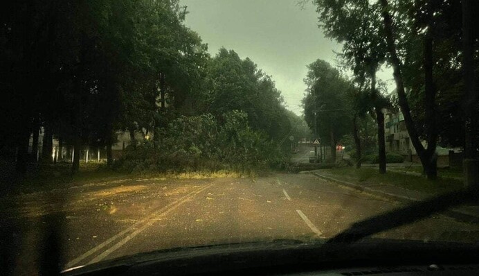 Справжній апокаліпсис: з'явилося моторошне відео піщаної бурі під Рівним