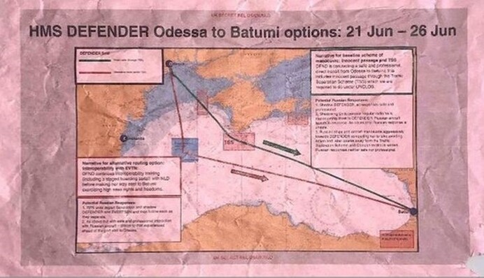 Инцидент с британским эсминцем в Черном море: на улице нашли секретные документы с его маршрутом