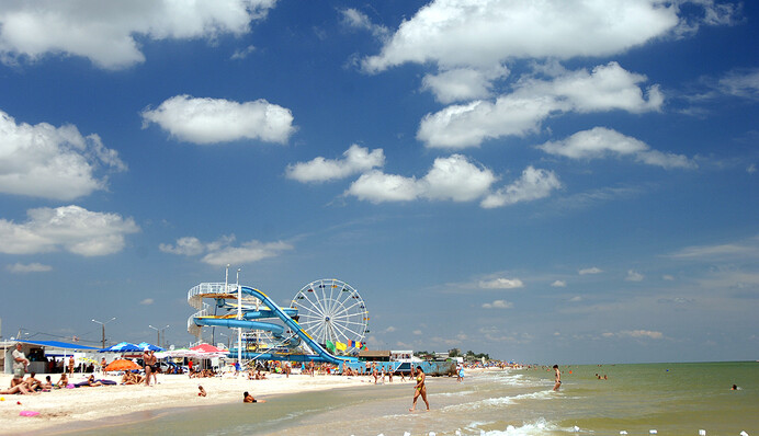 ​Голубое небо, чистая вода: что показывают веб-камеры на курортах Азовского моря